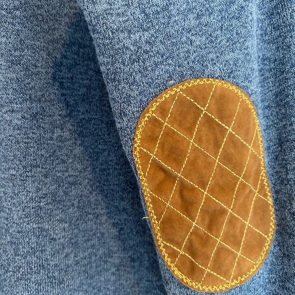 Hailey & Co. a Boutique favorite brand top - Picture 4 of 5